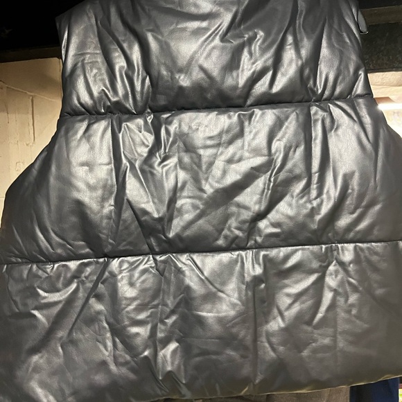 Black Faux Leather Puffer Vest - Picture 5 of 10